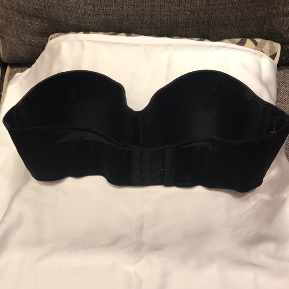 Black Staples Bra - Picture 2 of 5